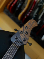 Luthier and player Fernando Giovannetti ``X-Vector Bass``