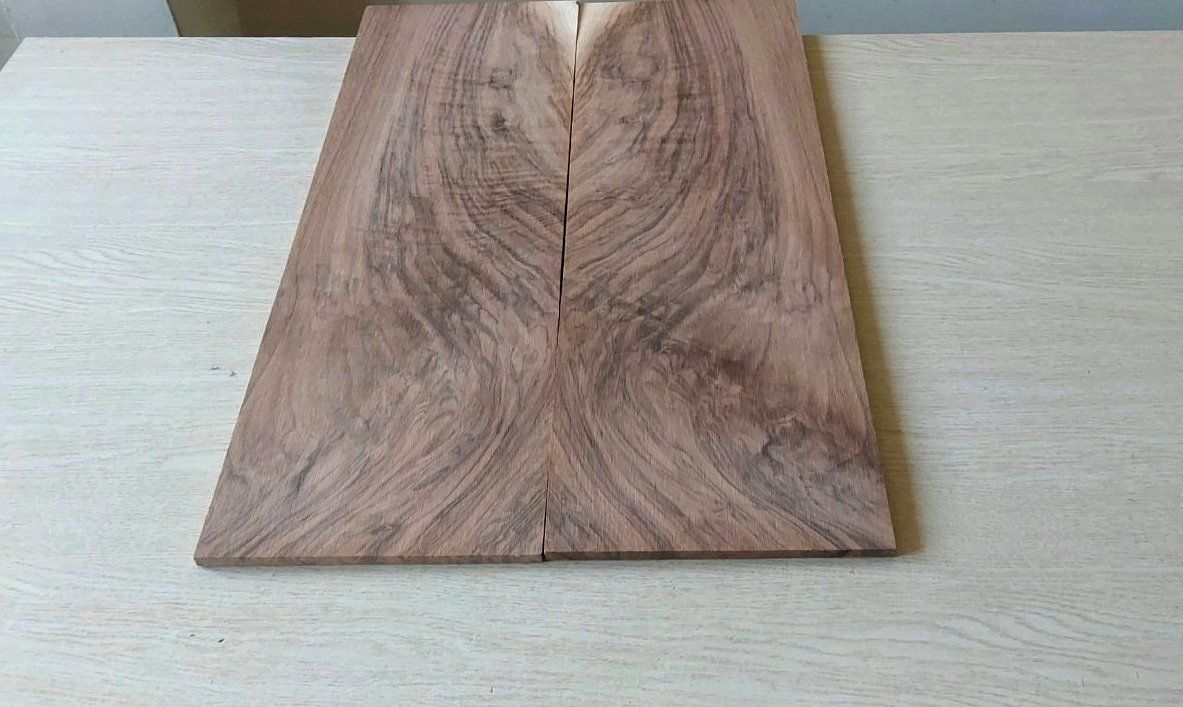  WALNUT TOP